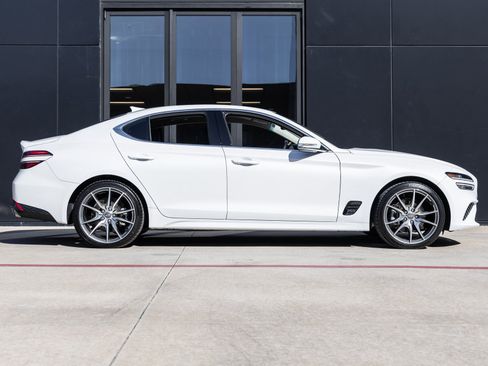 Used 2023 Genesis G70 2.0T image 10