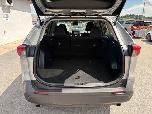 Used 2020 Toyota RAV4 LE FWD image 28