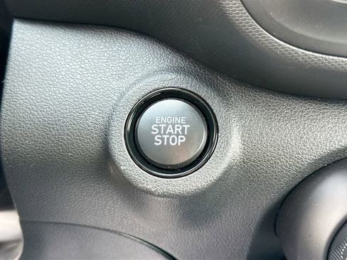 Used 2025 Hyundai Venue Limited image 40