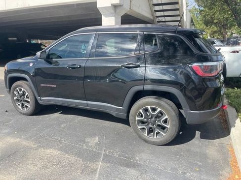 Used 2020 Jeep Compass Trailhawk w/ Leather Interior Group AWD/4WD image 3