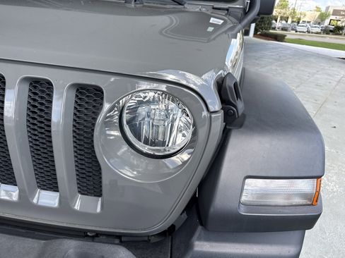 Used 2018 Jeep Wrangler Unlimited Sport S image 5