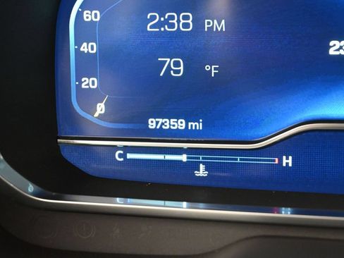 Used 2023 Chevrolet Suburban Premier AWD/4WD image 4