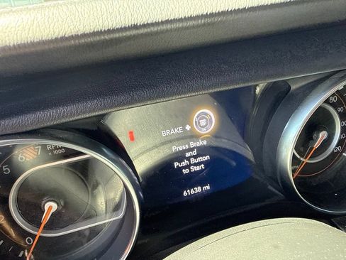Used 2019 Jeep Wrangler Unlimited Sahara AWD/4WD image 9