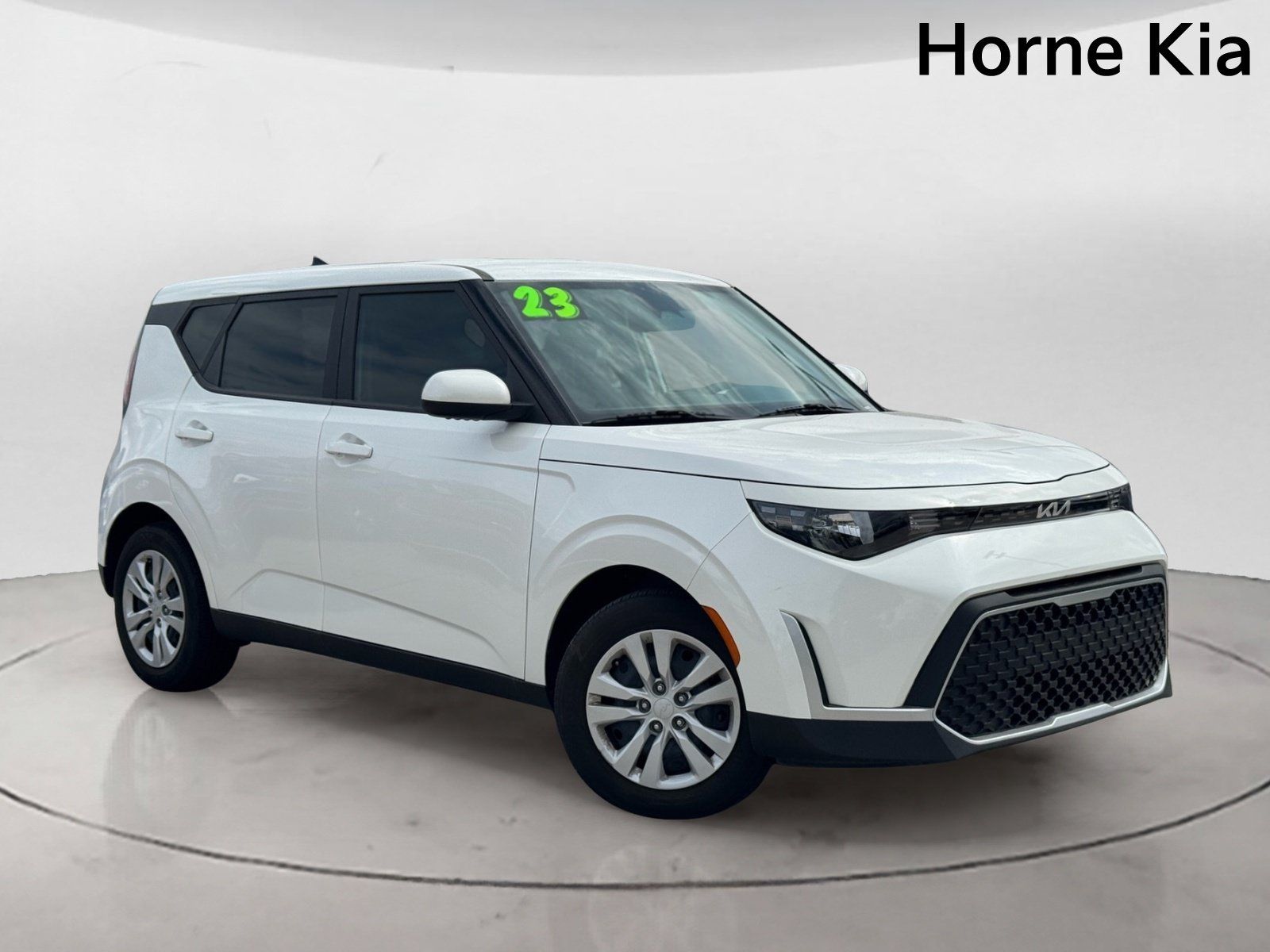 Used 2023 Kia Soul LX FWD image 2