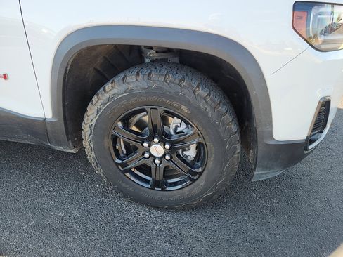 Used 2023 GMC Acadia AT4 w/ Technology Package image 9