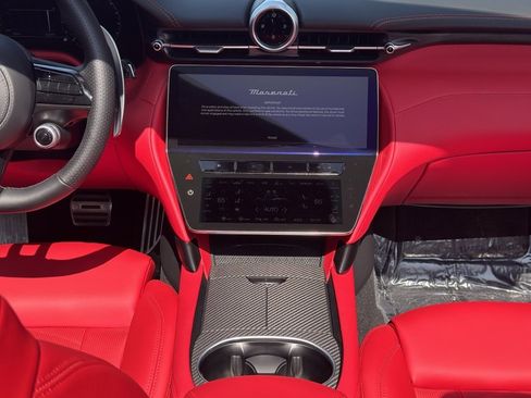 Used 2024 Maserati GranCabrio Trofeo image 28