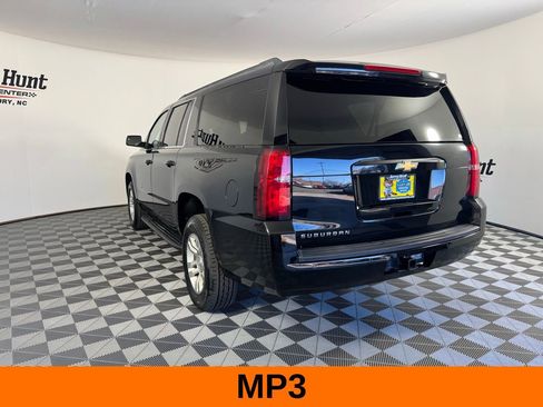 Used 2017 Chevrolet Suburban LT image 10