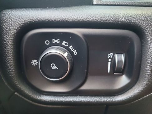 Certified 2024 RAM 1500 Laramie image 28