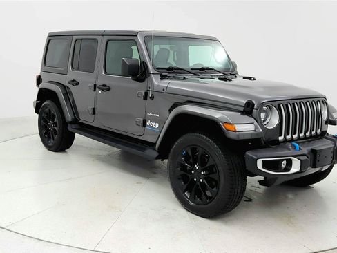 Used 2023 Jeep Wrangler Unlimited Sahara AWD/4WD image 7