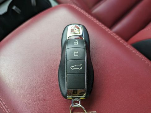 Used 2022 Porsche Macan GTS AWD/4WD image 36
