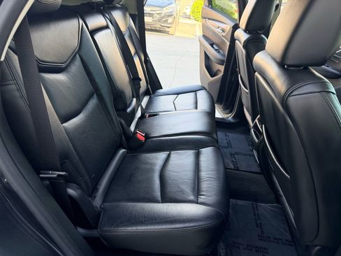 Used 2017 Cadillac XT5 Luxury w/ Driver Awareness Package image 16