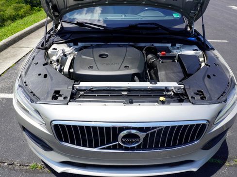 Used 2018 Volvo S90 T6 Momentum w/ Convenience Package image 38