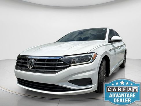 Used 2019 Volkswagen Jetta SEL FWD image 2