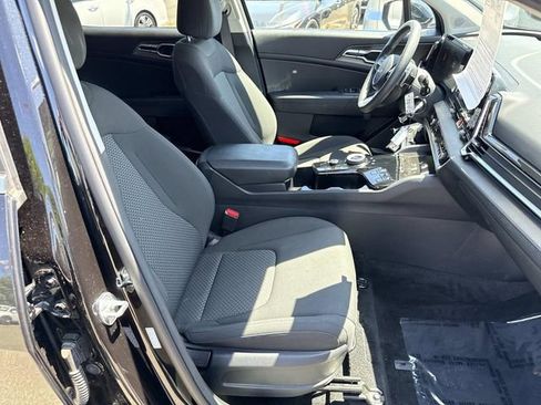 Used 2023 Kia Sportage LX AWD/4WD image 6