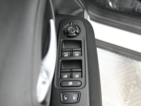 Used 2020 Jeep Renegade Latitude w/ Cold Weather Group AWD/4WD image 19