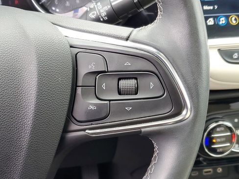 Used 2022 Buick Encore GX Essence w/ Advanced Technology Package image 16