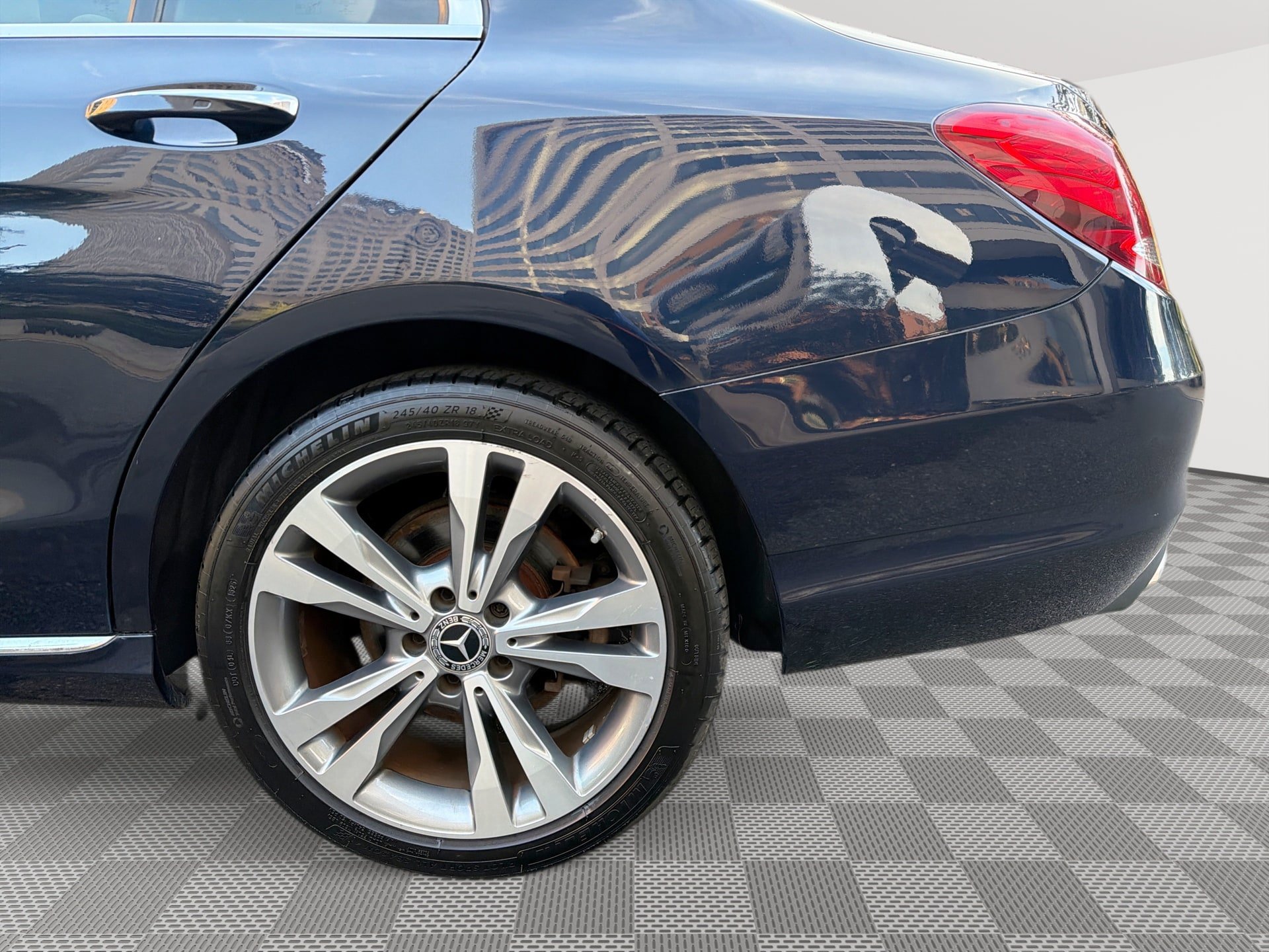 Used 2018 Mercedes-Benz C 300 Sedan w/ Premium Package image 29