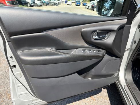 Used 2023 Nissan Murano SV AWD/4WD image 11