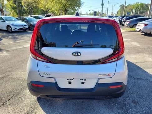 Used 2021 Kia Soul S image 9