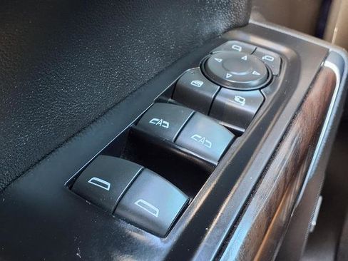 Used 2019 GMC Sierra 1500 SLT image 16