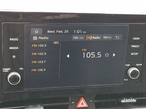 Used 2023 Kia Sportage LX image 6