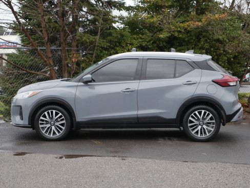 Used 2021 Nissan Kicks SV w/ Exterior Package image 13