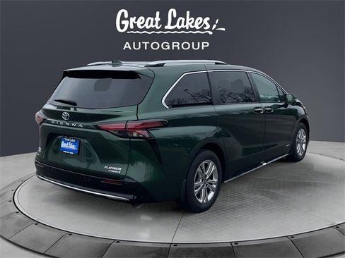 Used 2021 Toyota Sienna Platinum image 5