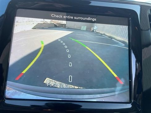 Used 2022 Jeep Cherokee Limited image 40