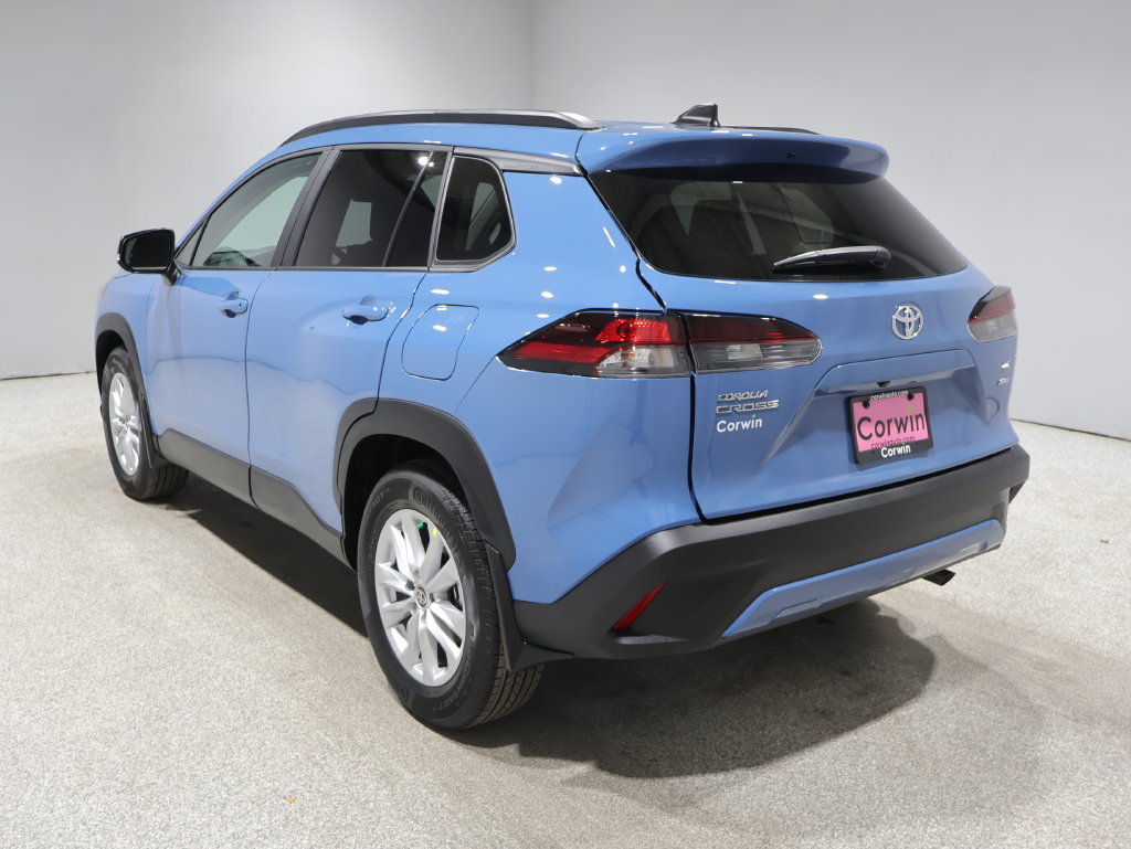 Used 2026 Toyota Corolla Cross LE AWD/4WD image 5