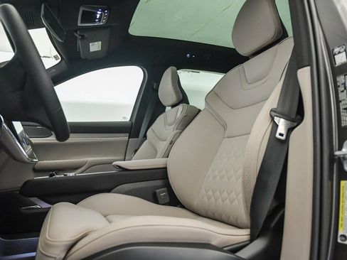 New 2025 Volvo EX90 Plus image 20