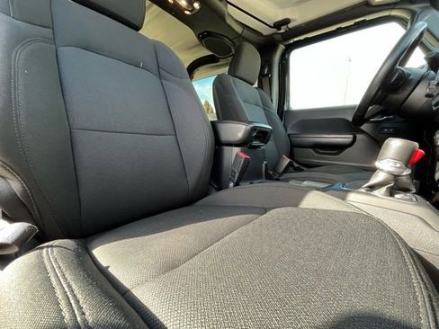 Used 2021 Jeep Wrangler Sport S image 31