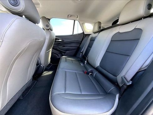 Used 2025 Chevrolet Trax ACTIV w/ Sunroof Package FWD image 15
