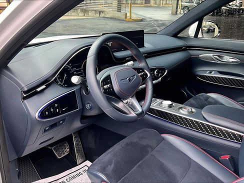 Used 2022 Genesis GV70 3.5T Sport w/ Sport Prestige Package image 10