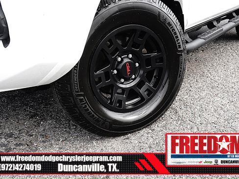 Used 2022 Toyota 4Runner SR5 Premium w/ Moonroof Package AWD/4WD image 9