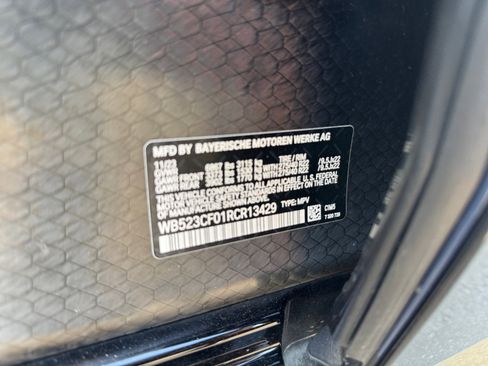 Used 2024 BMW iX xDrive50 w/ Premium Package image 25