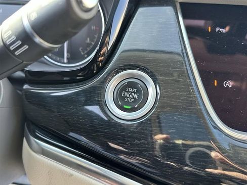 Used 2022 Cadillac XT6 Premium Luxury image 17