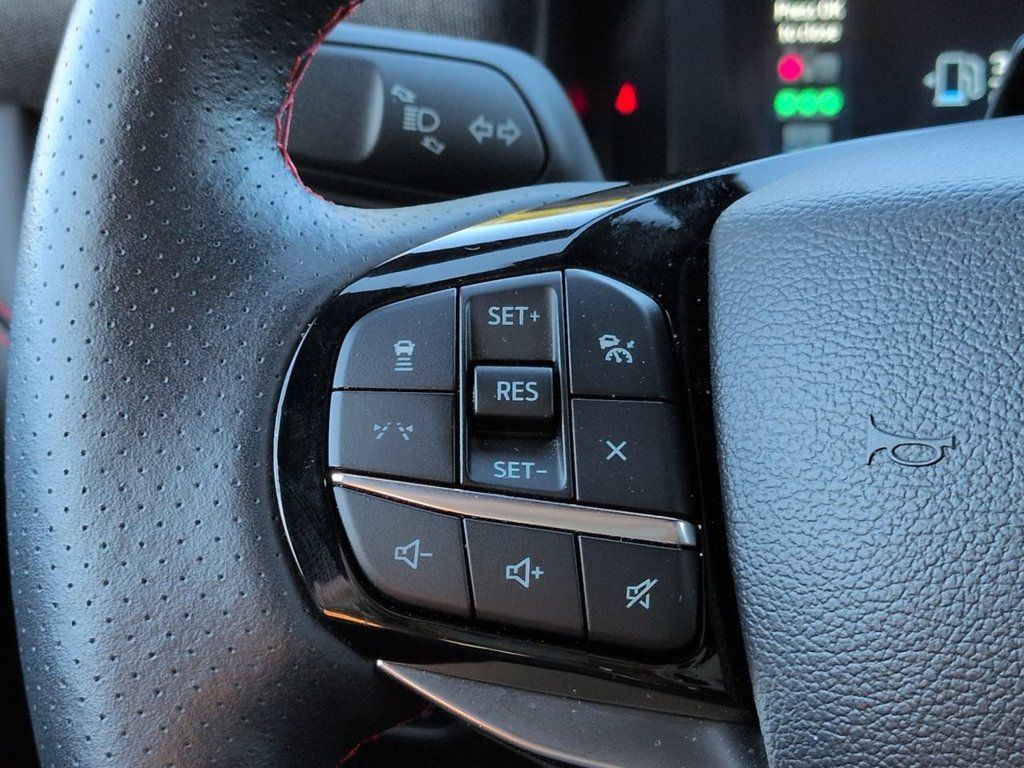 Used 2025 Ford Explorer ST-Line RWD image 25