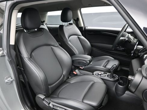 Used 2020 MINI Cooper SE w/ 6.5" Touchscreen Package image 30