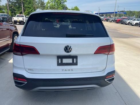 Used 2022 Volkswagen Taos SEL FWD image 8