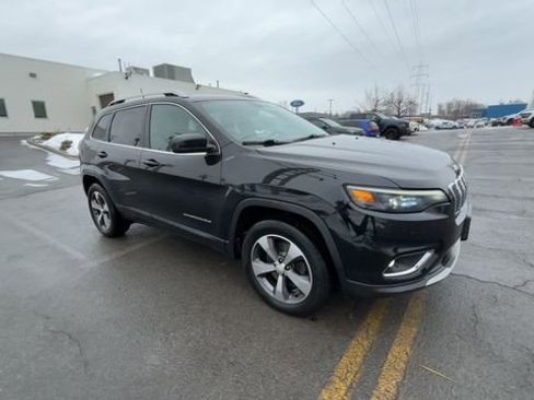 Used 2019 Jeep Cherokee Limited image 2