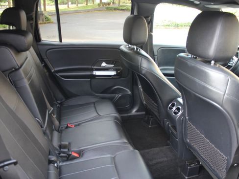 Used 2021 Mercedes-Benz GLB 250 4MATIC image 24