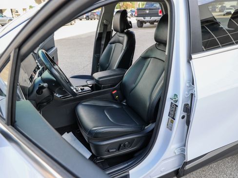 Used 2025 Kia Sportage EX FWD image 33