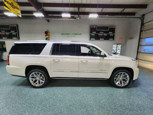 Used 2020 GMC Yukon XL Denali w/ Denali Ultimate Package image 5