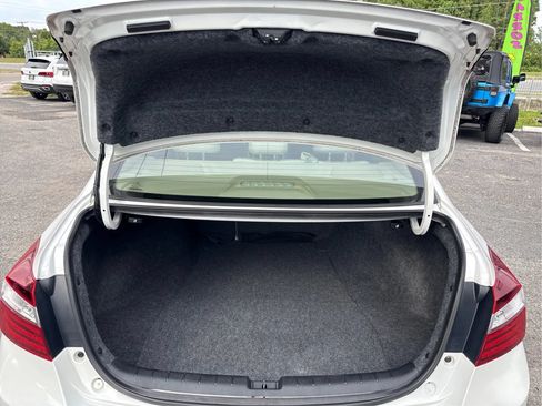 Used 2017 Honda Accord EX image 7