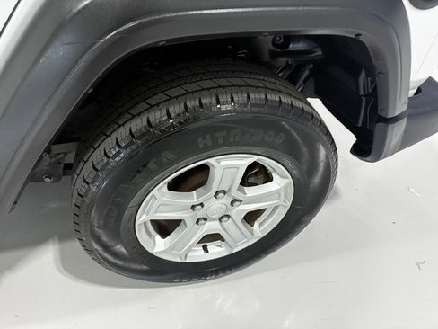 Used 2021 Jeep Wrangler Unlimited Sport AWD/4WD image 10
