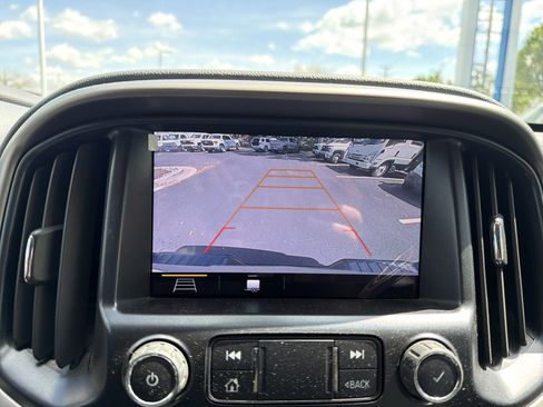 Used 2019 Chevrolet Colorado Z71 image 25