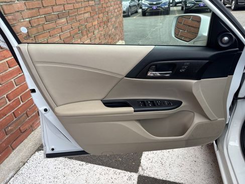 Used 2014 Honda Accord EX-L image 31