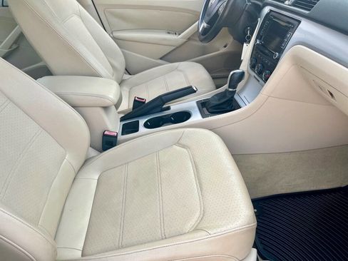 Used 2013 Volkswagen Passat TDI SE image 11