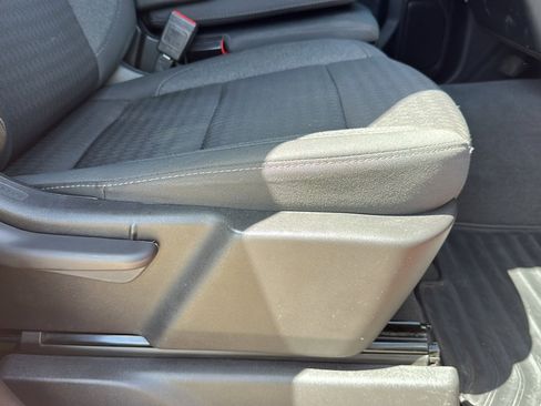 Used 2023 Chevrolet Silverado 1500 Custom image 24