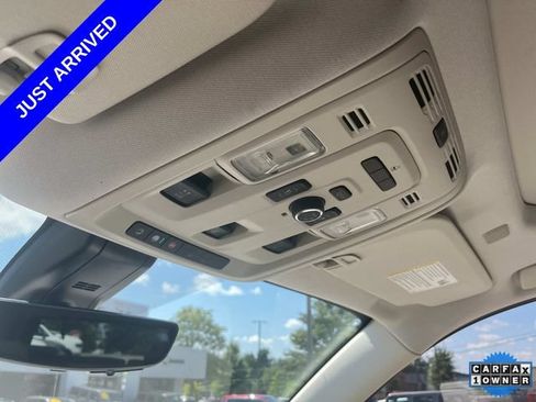 Used 2022 GMC Yukon Denali w/ Denali Premium Package AWD/4WD image 36